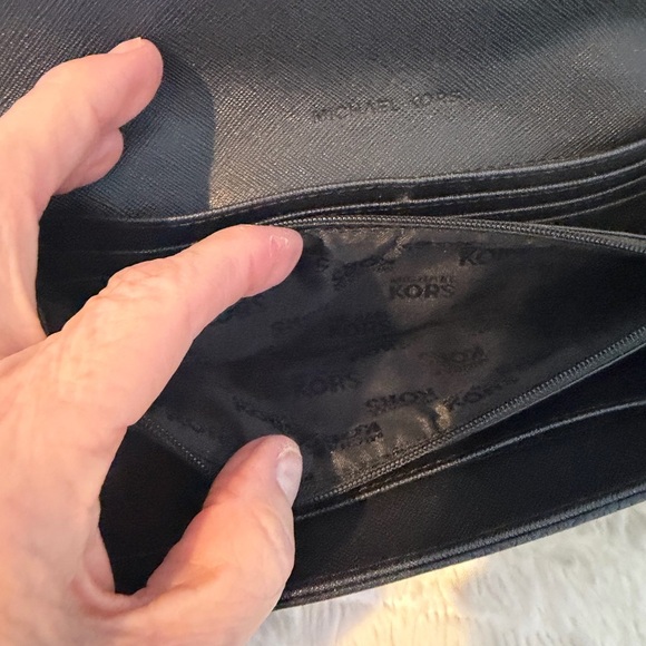 Michael Kors Fulton Continental Black Pebbled Leather Wallet 8x4 - Picture 5 of 12